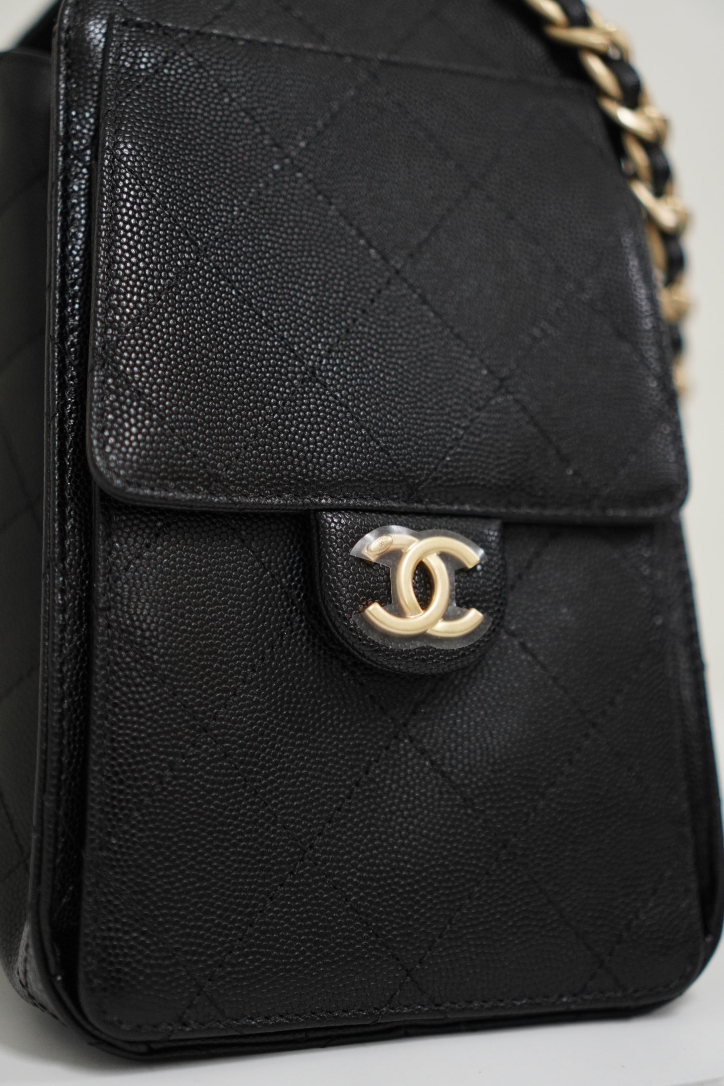 25C Small Drawstring Bag – Black Caviar with Gold Hardware