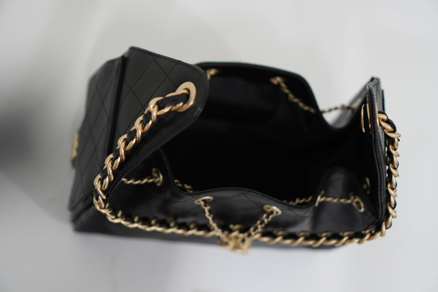 25C Small Drawstring Bag – Black Caviar with Gold Hardware