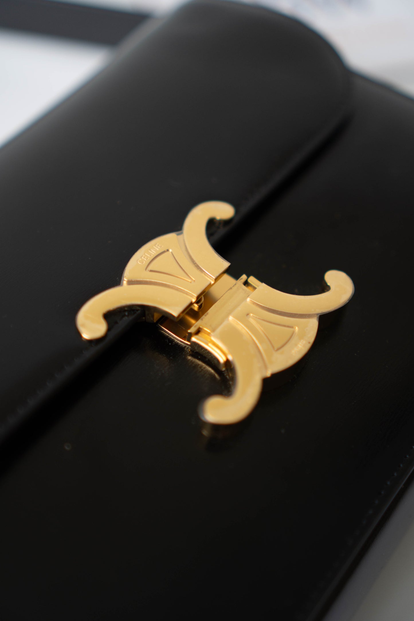 Triomphe Medium – Black Box Leather with Gold Hardware