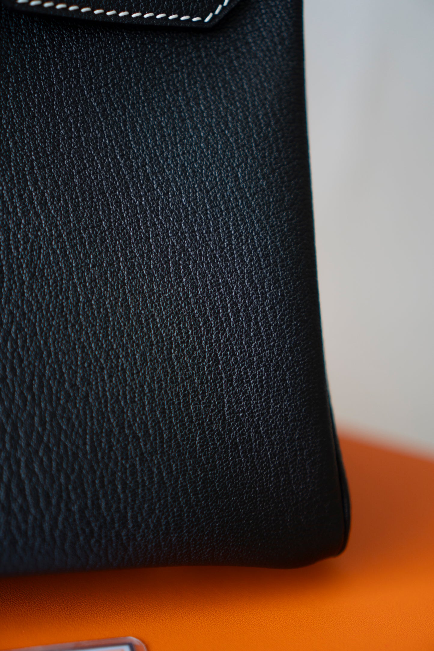 BK 25 Verso – Noir Chèvre with Blue Électrique Interior | Special Order (HSS)