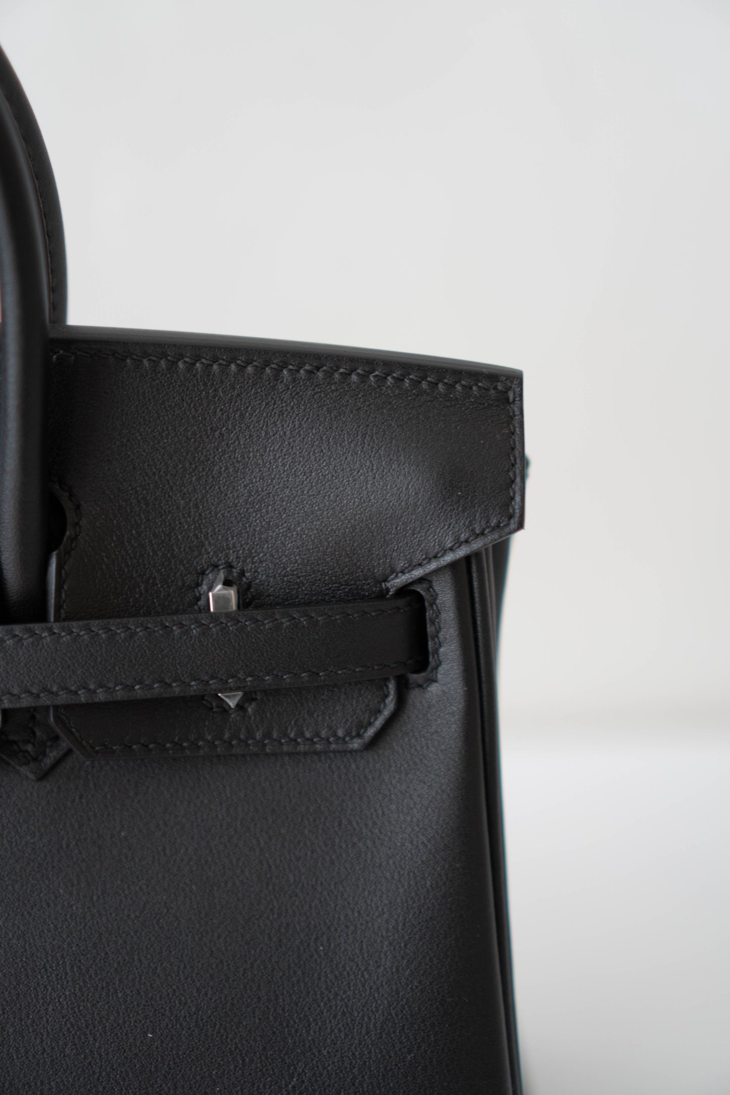 BK 25 – Noir Volupto Leather with Palladium Hardware