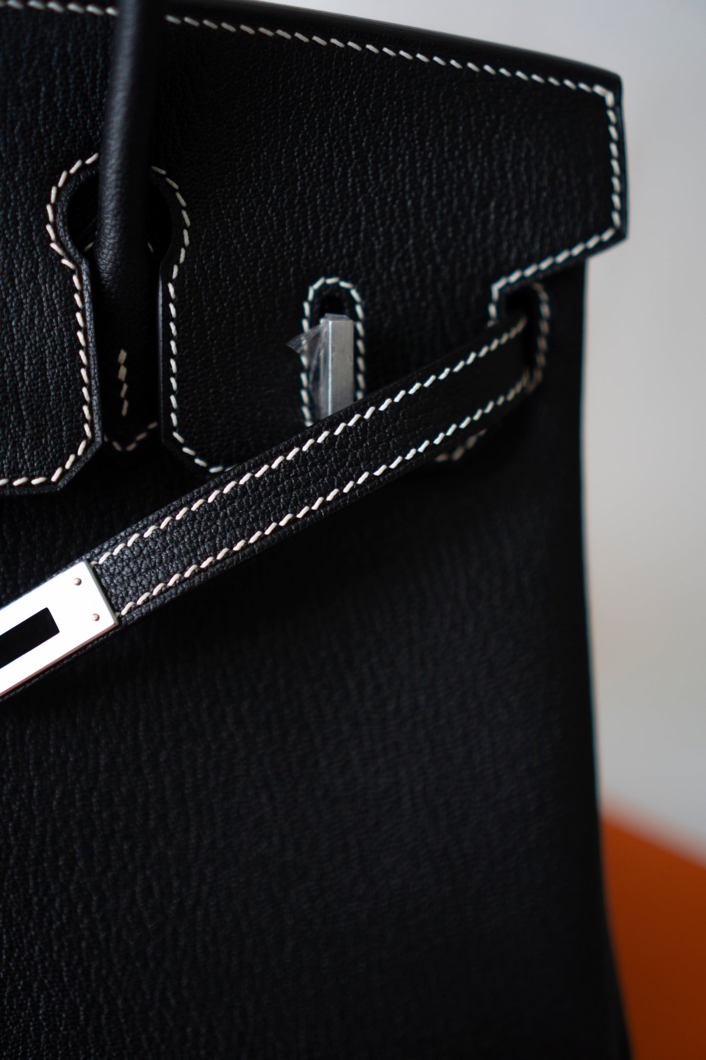 BK 25 Verso – Noir Chèvre with Blue Électrique Interior | Special Order (HSS)