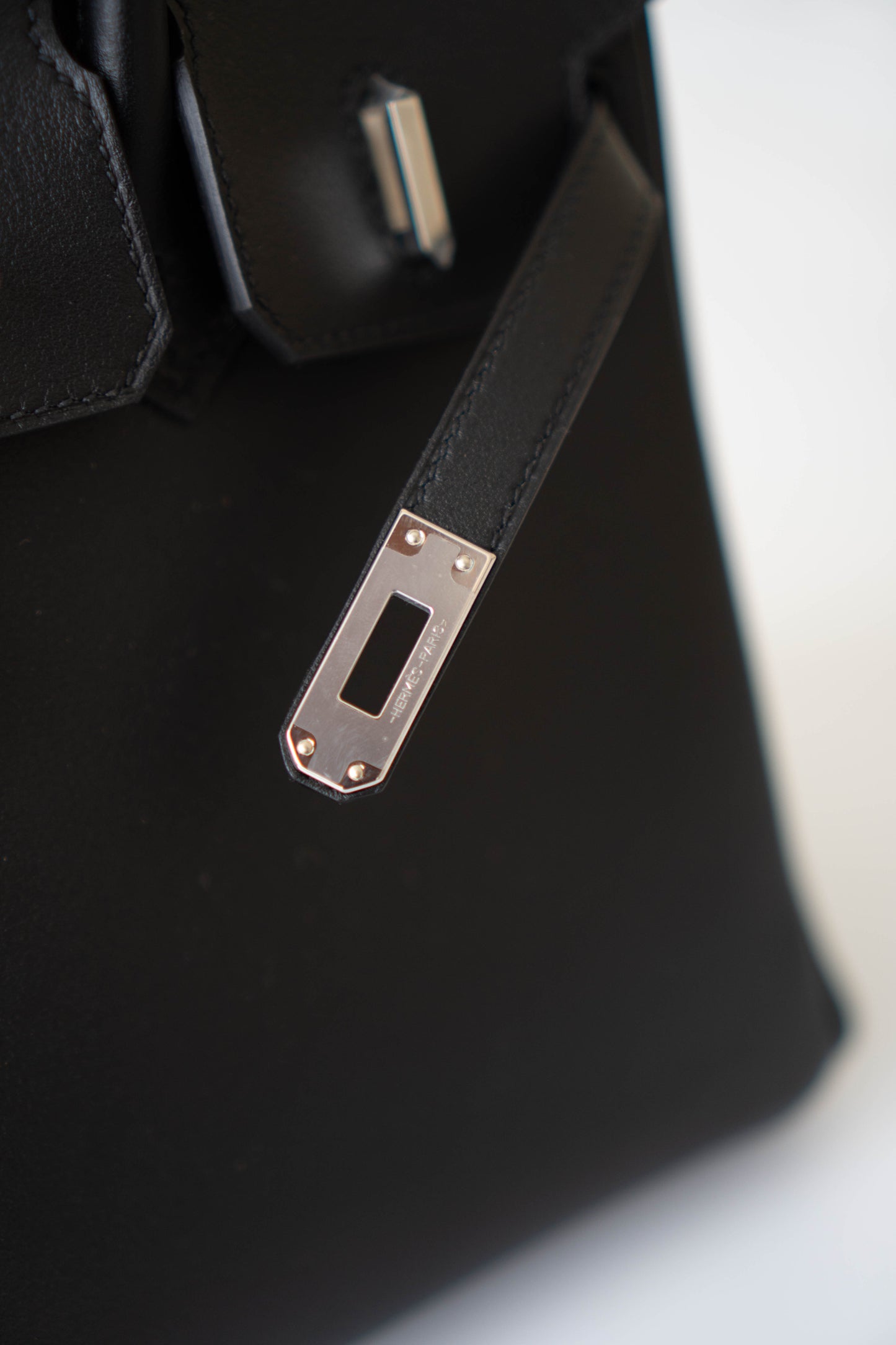 BK 25 – Noir Volupto Leather with Palladium Hardware