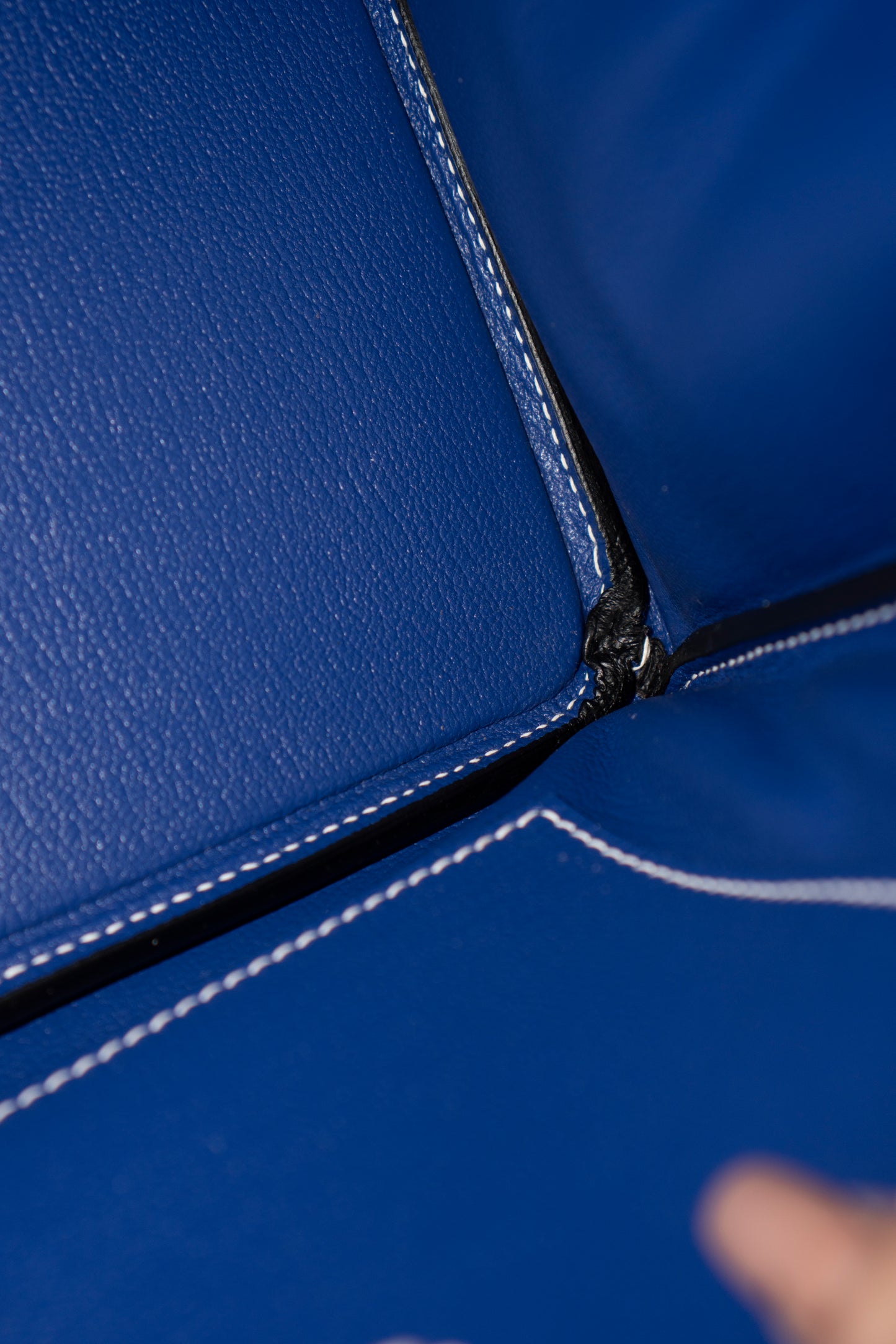 BK 25 Verso – Noir Chèvre with Blue Électrique Interior | Special Order (HSS)