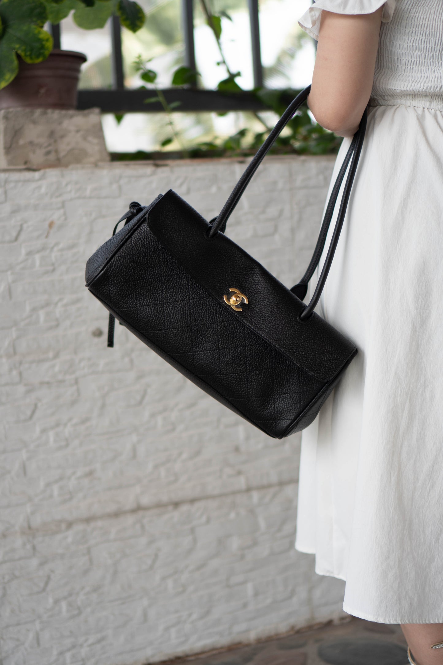 26S Shopping Tote East-West – Black Caviar Leather with Gold Hardware