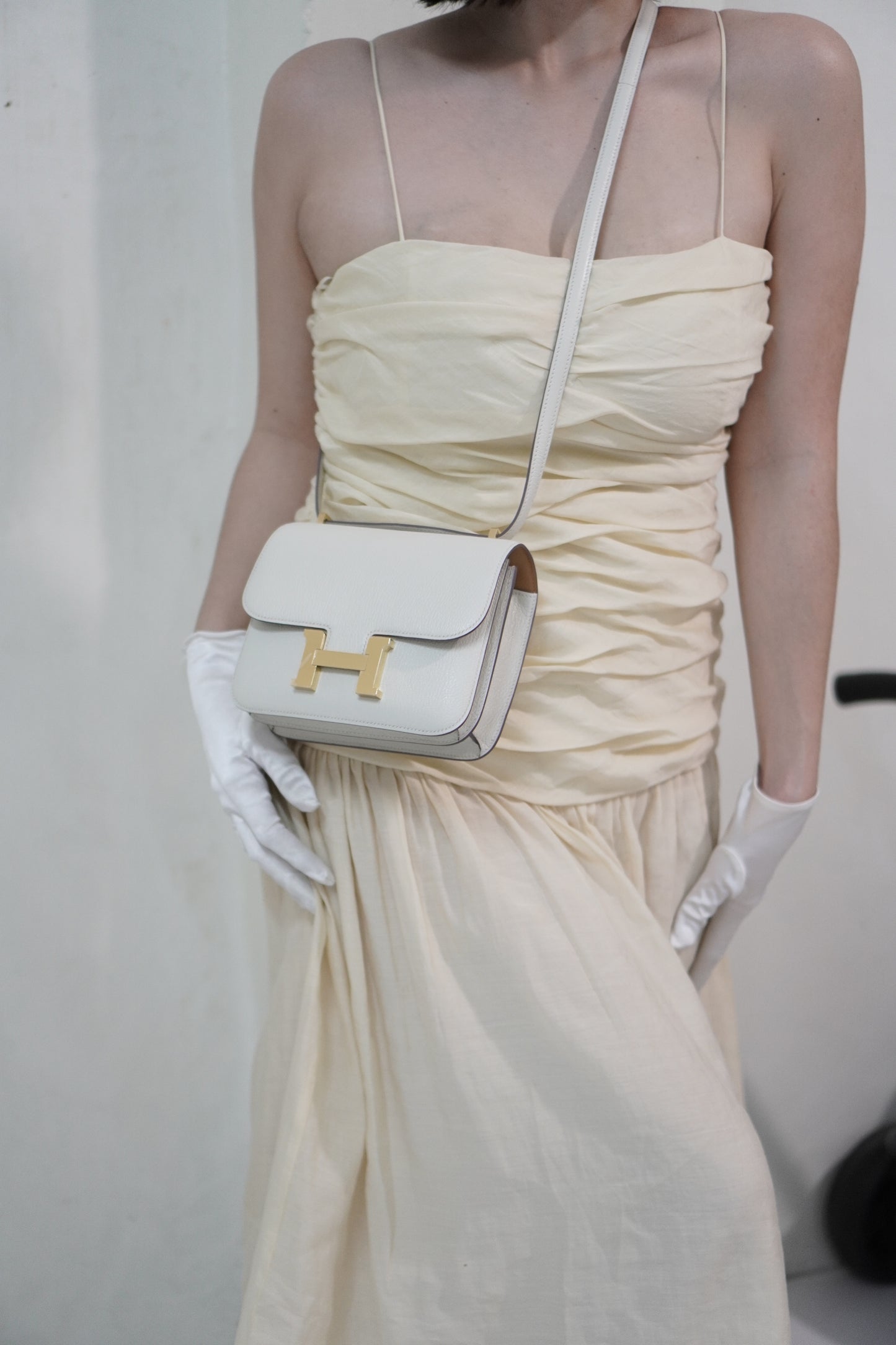 Mini Constance 18 in Mushroom and Biscuit Chèvre Leather