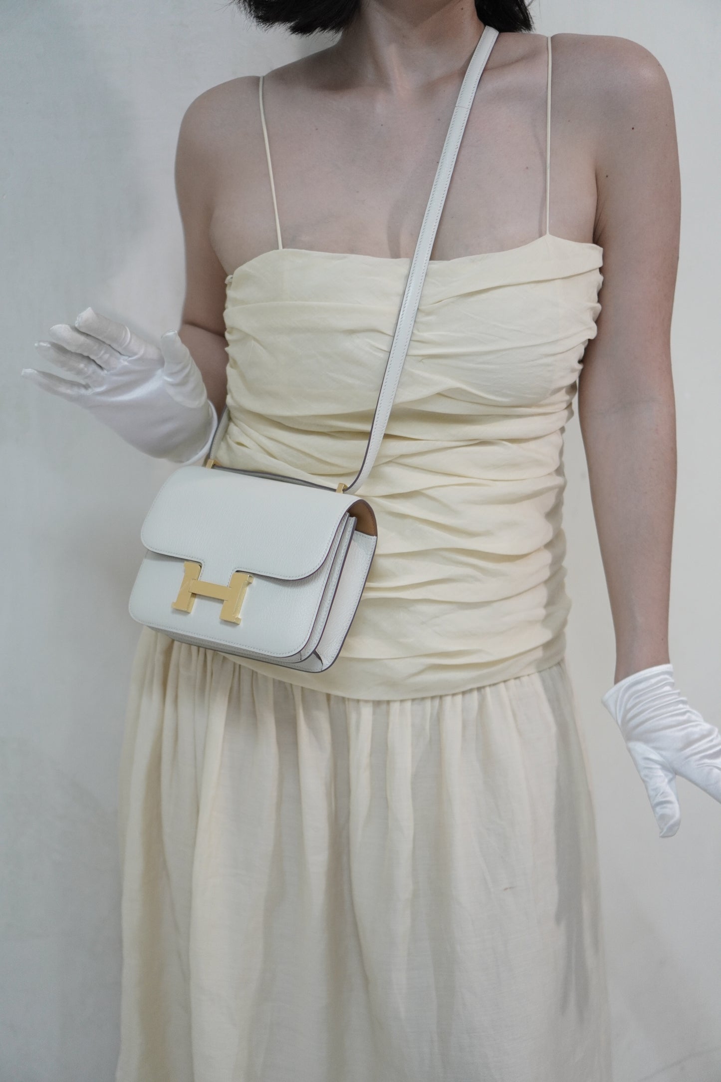 Mini Constance 18 in Mushroom and Biscuit Chèvre Leather