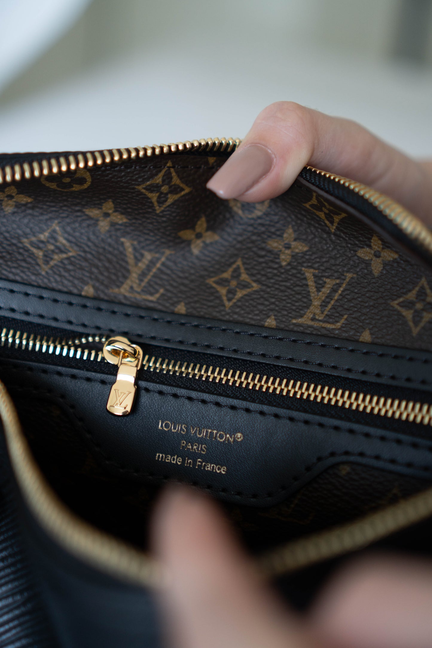 Speedy 30 Soft Epi – Black with Gold Hardware