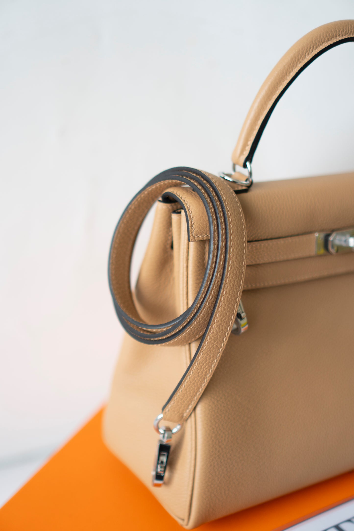 KL 25 – Chai Togo with Palladium Hardware