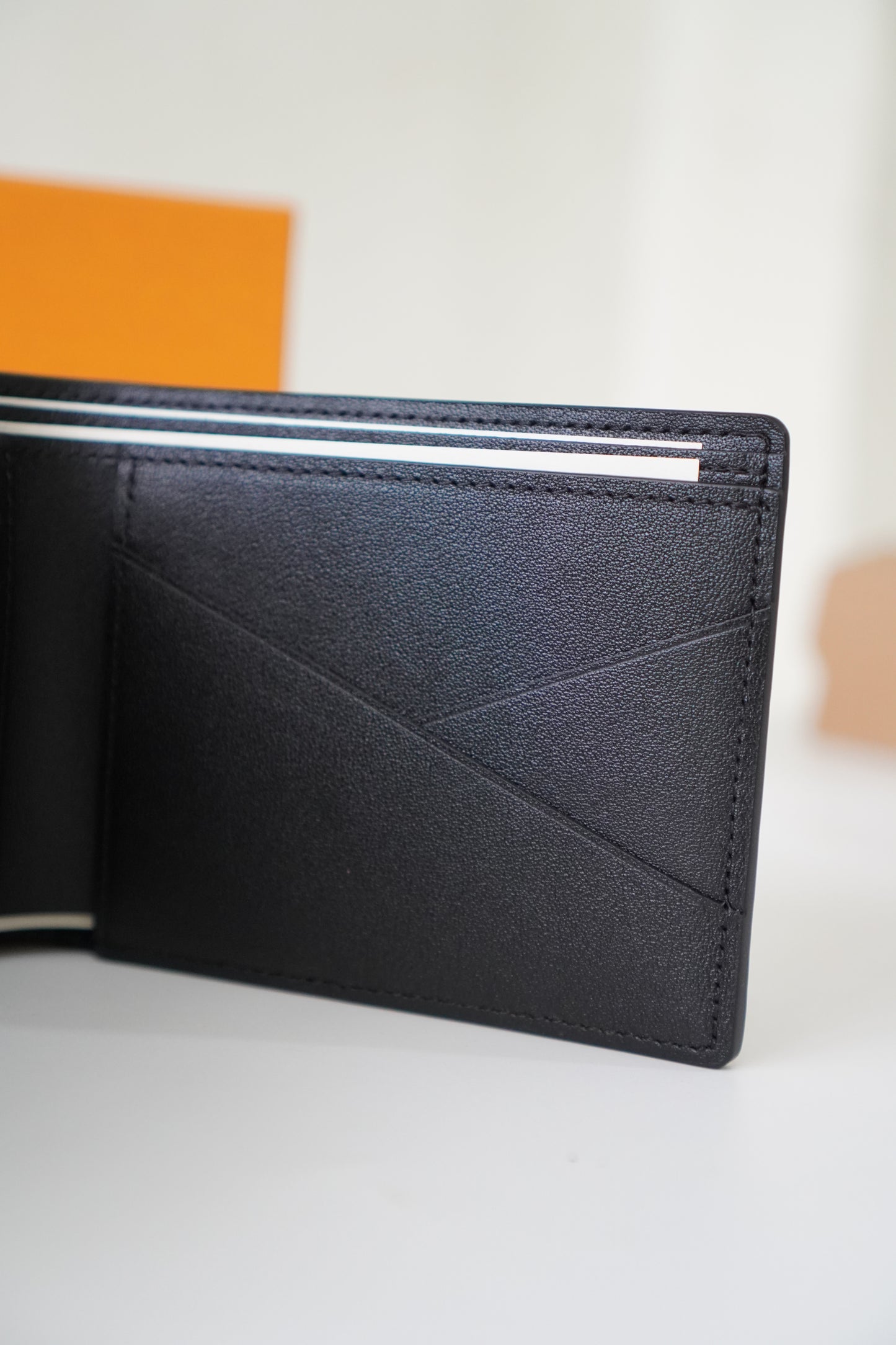 Multiple Wallet in black Taurillon leather