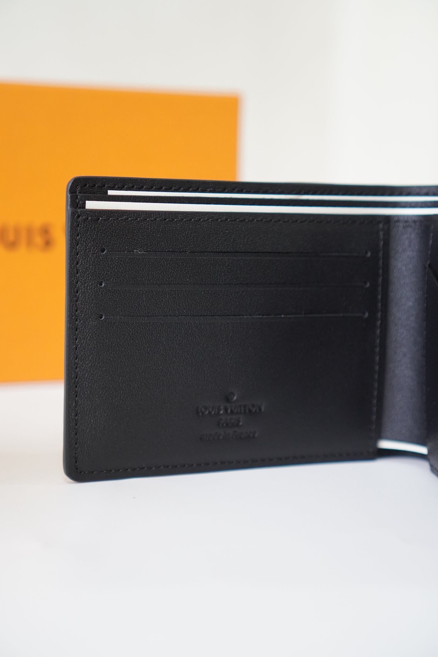 Multiple Wallet in black Taurillon leather