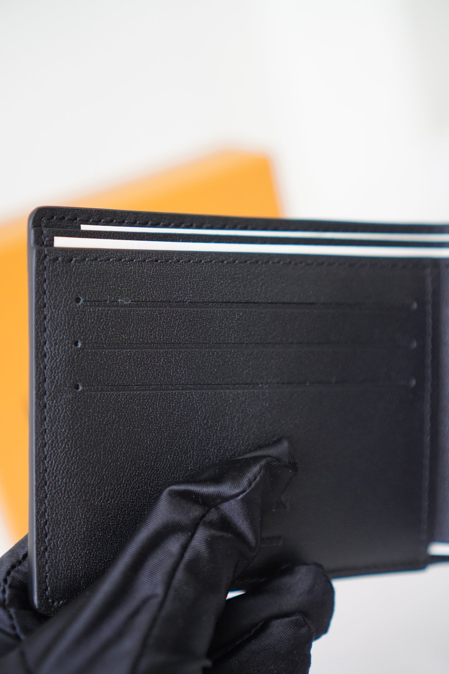 Multiple Wallet in black Taurillon leather