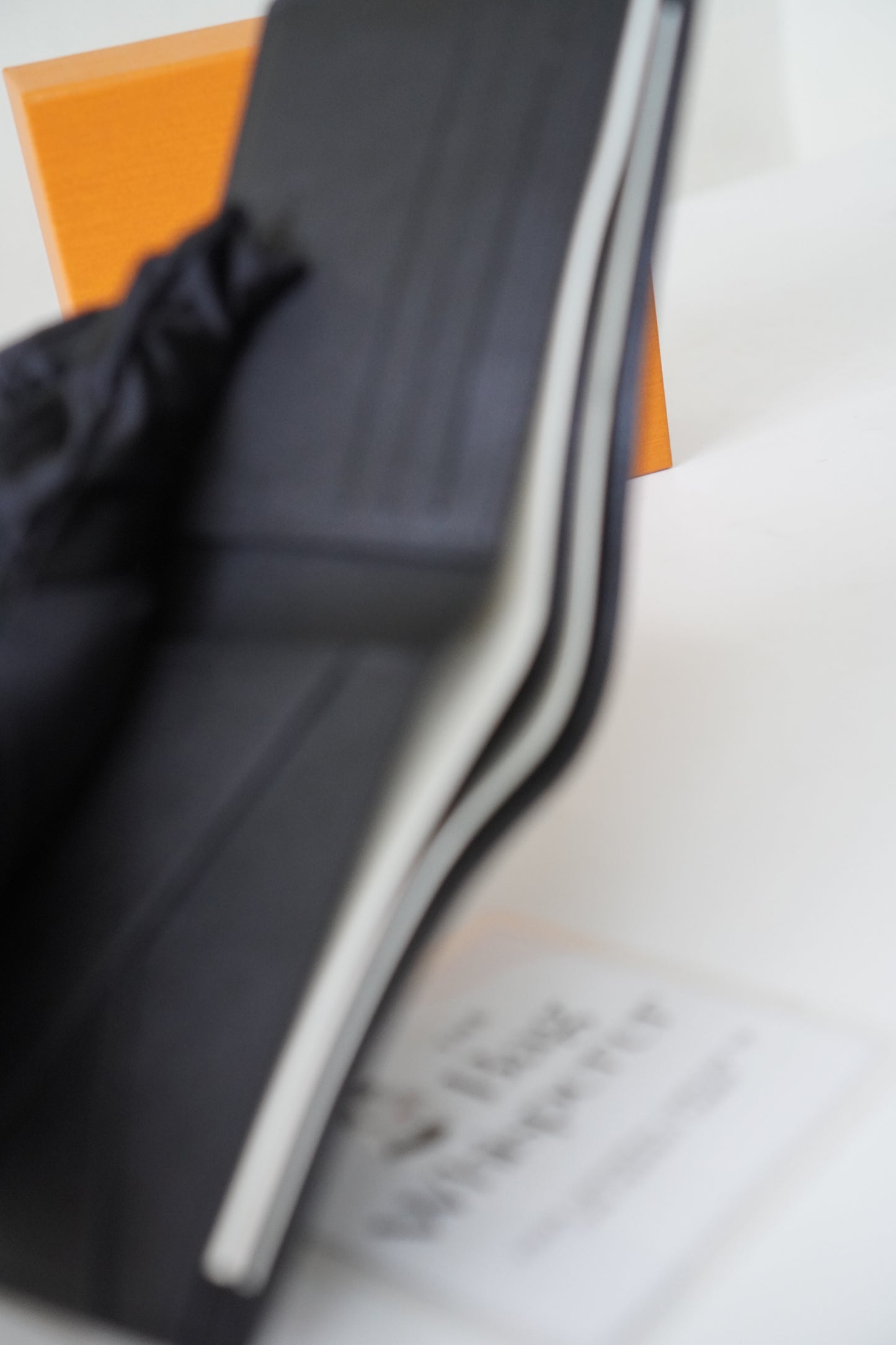 Multiple Wallet in black Taurillon leather