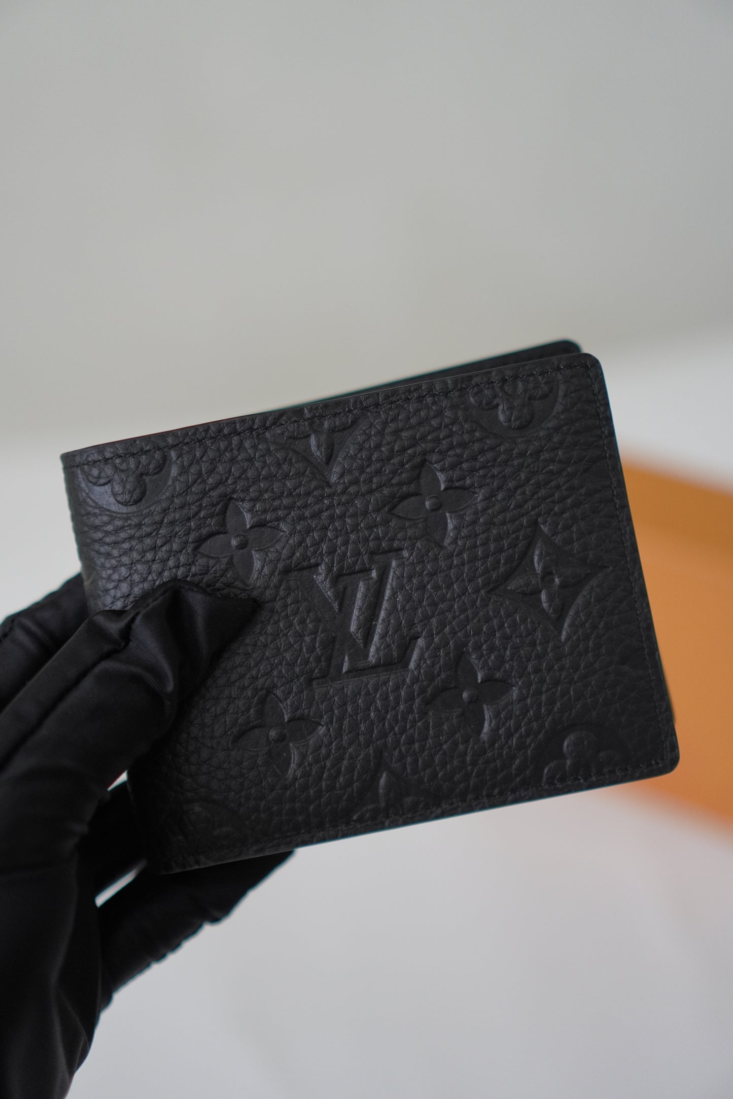Multiple Wallet in black Taurillon leather