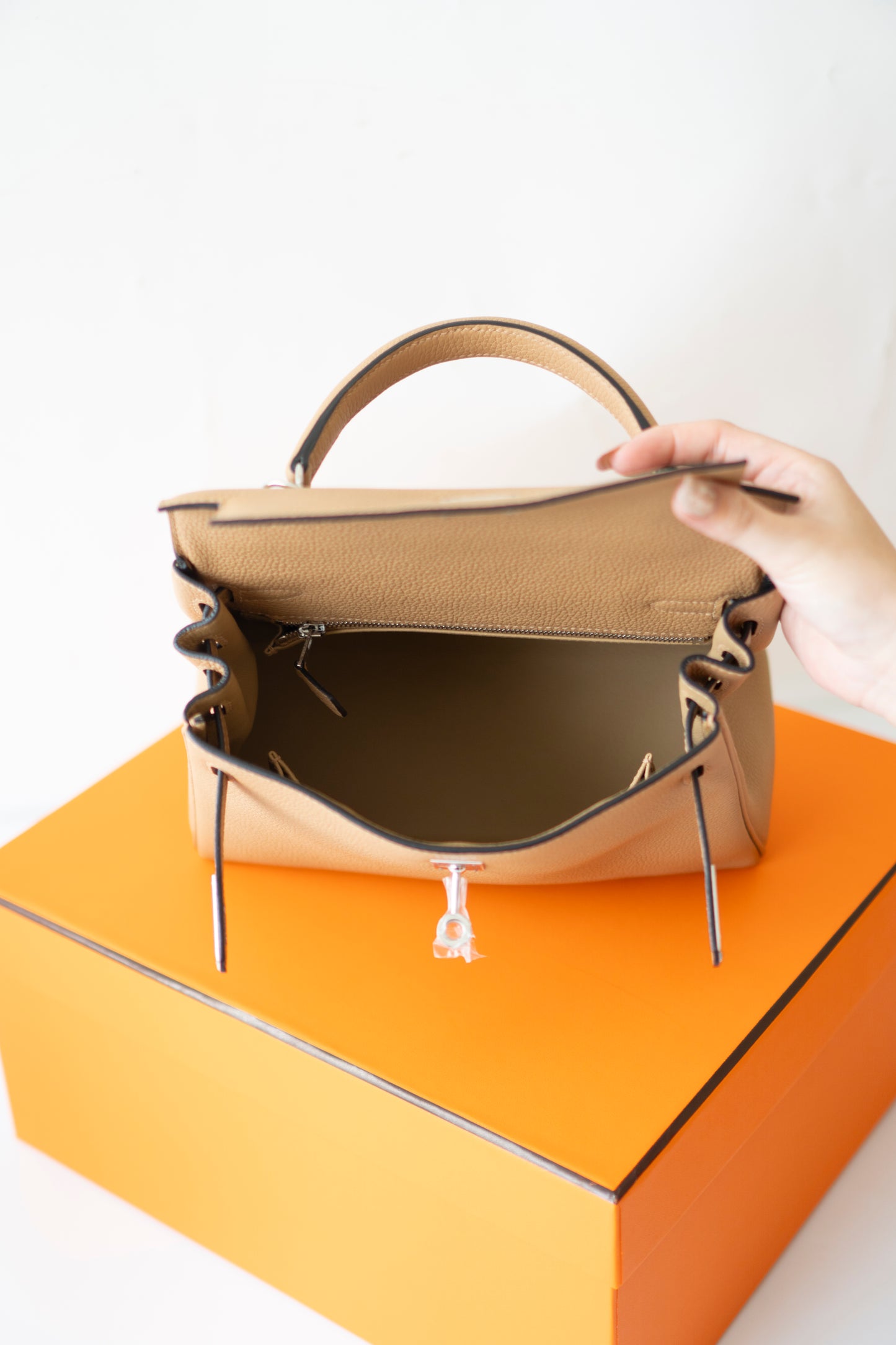 KL 25 – Chai Togo with Palladium Hardware