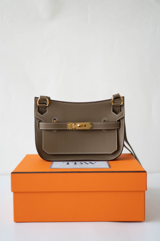 Mini Jypsière – Etoupe Swift Leather with Gold Hardware
