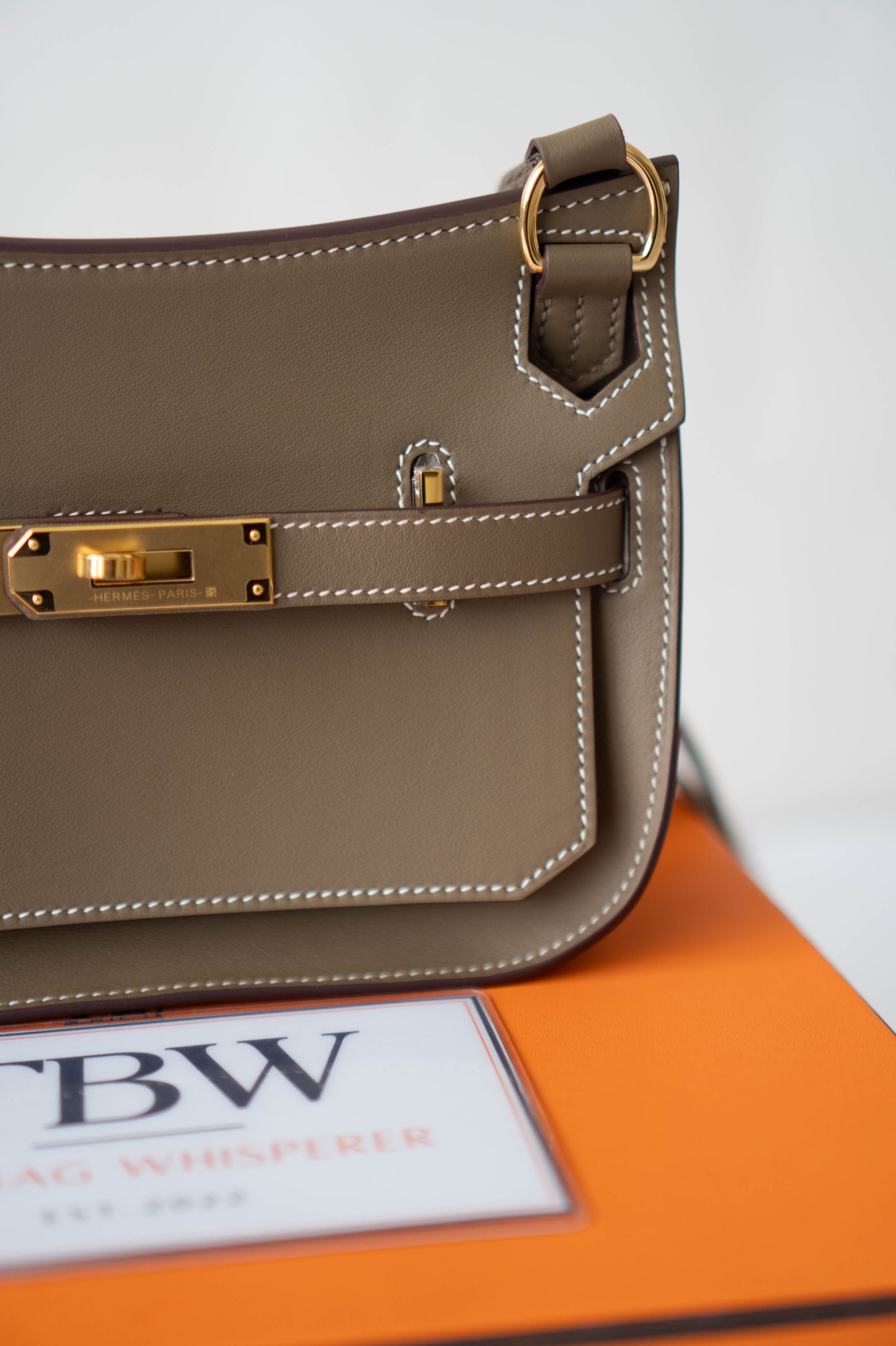 Mini Jypsière – Etoupe Swift Leather with Gold Hardware