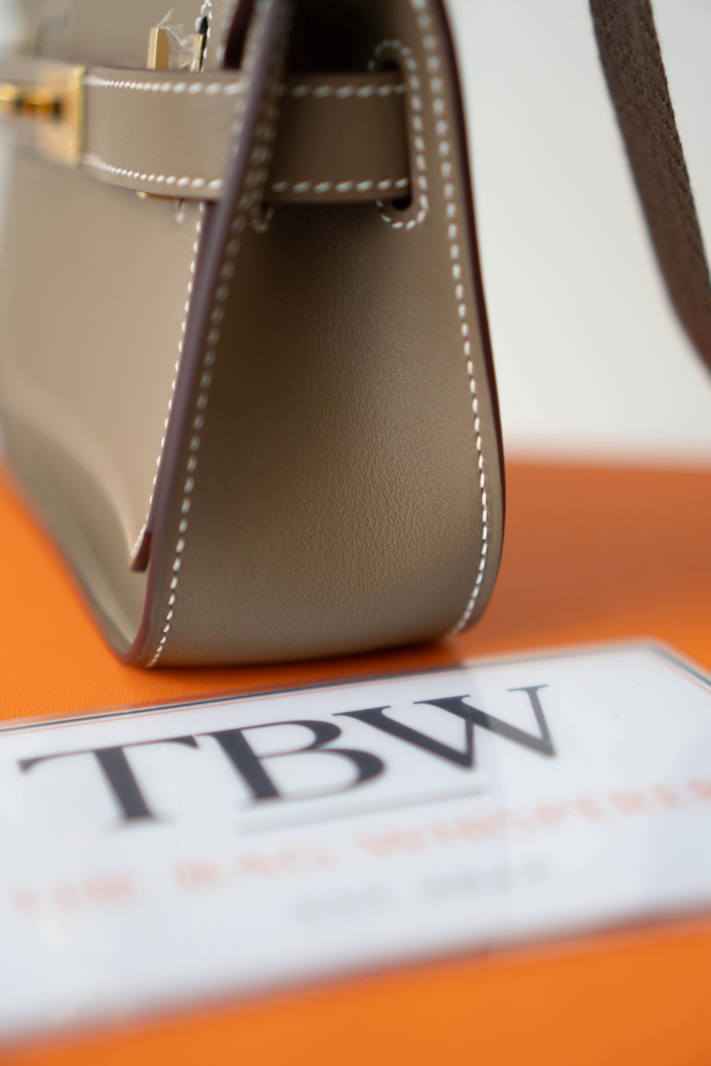 Mini Jypsière – Etoupe Swift Leather with Gold Hardware