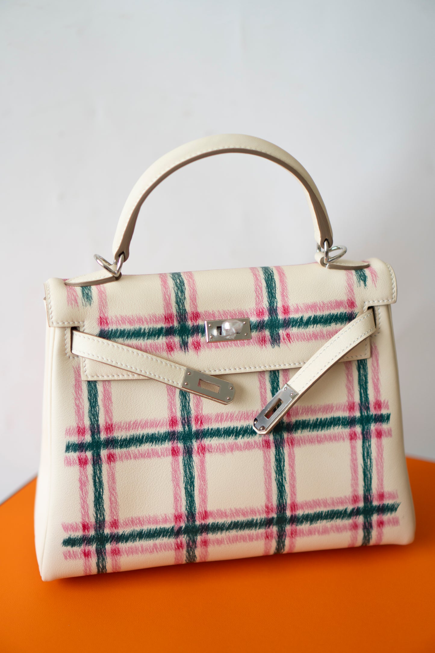 KL 25 Limited Edition – Tartan Light Swift with Palladium Hardware