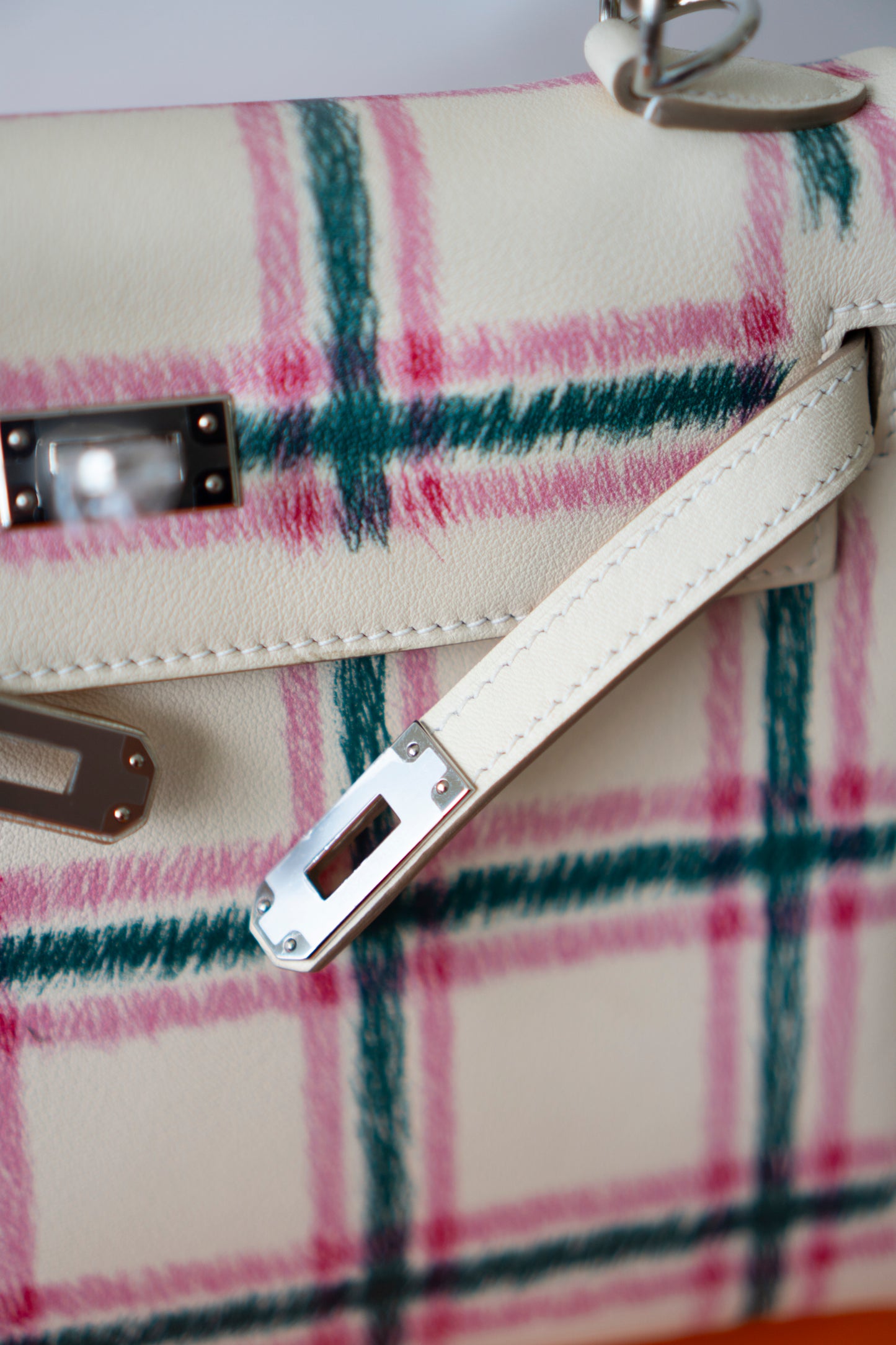 KL 25 Limited Edition – Tartan Light Swift with Palladium Hardware