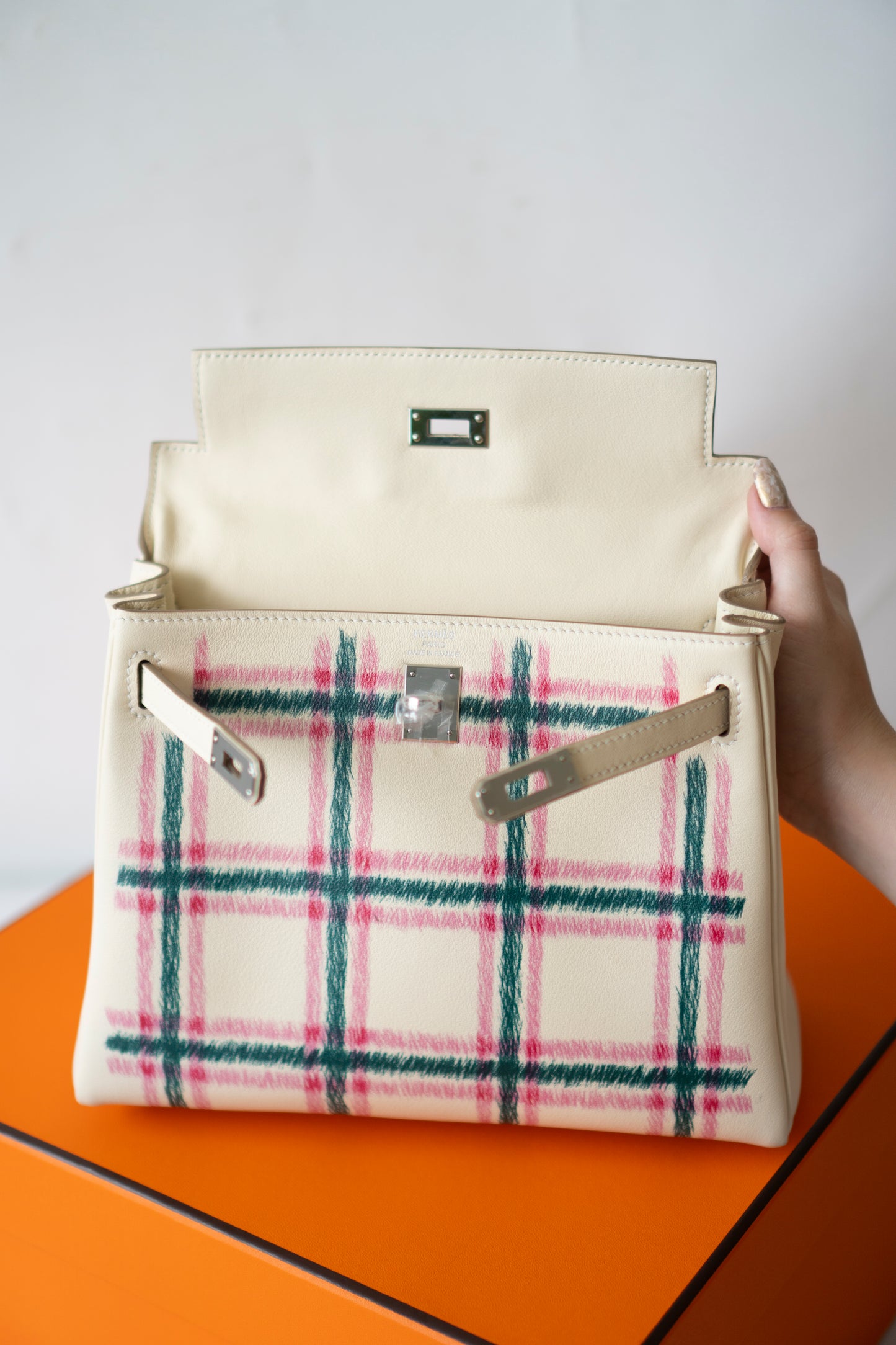 KL 25 Limited Edition – Tartan Light Swift with Palladium Hardware