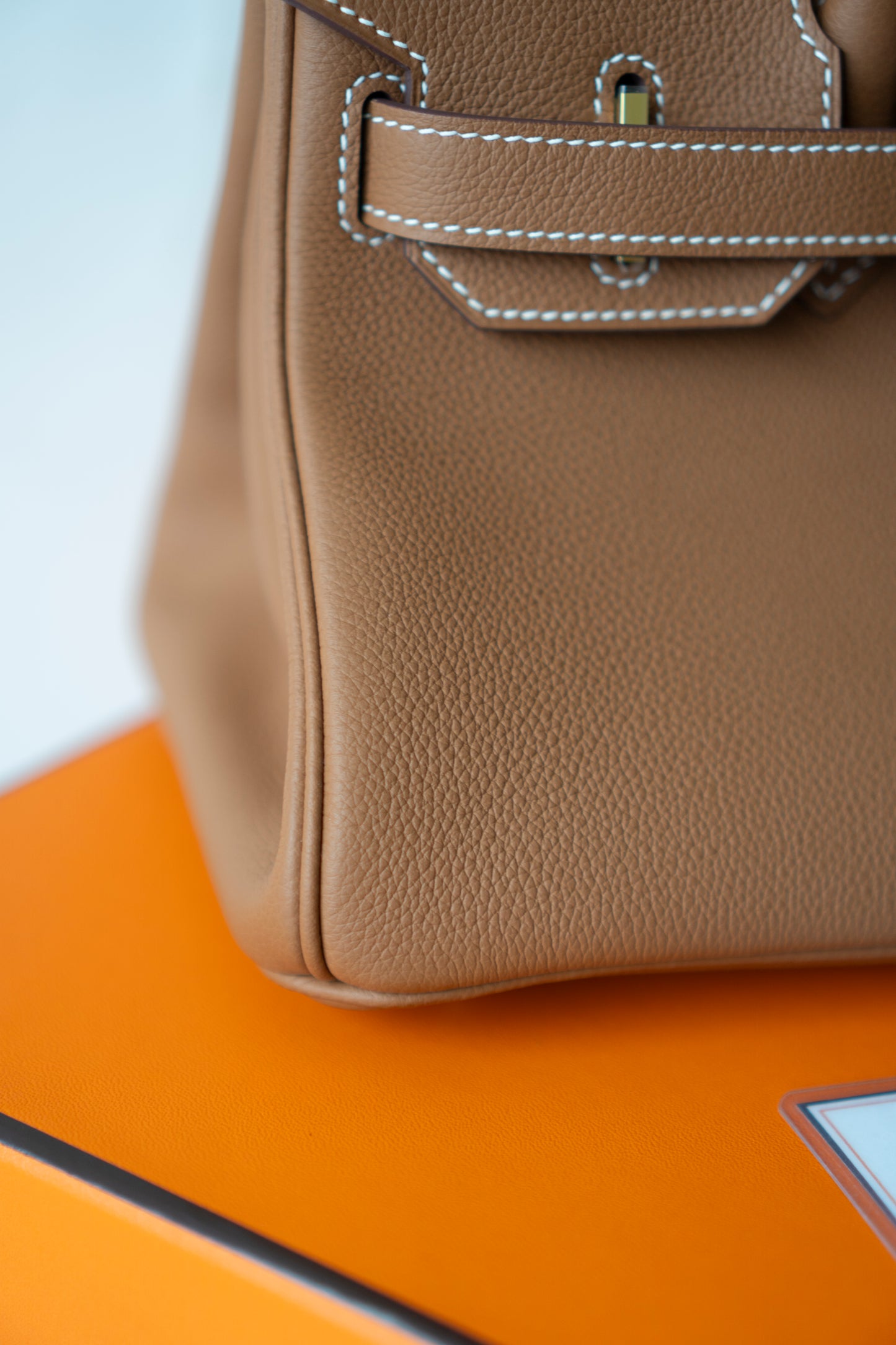 BK Shoulder 29 – Gold Evercolor with Gold Hardware