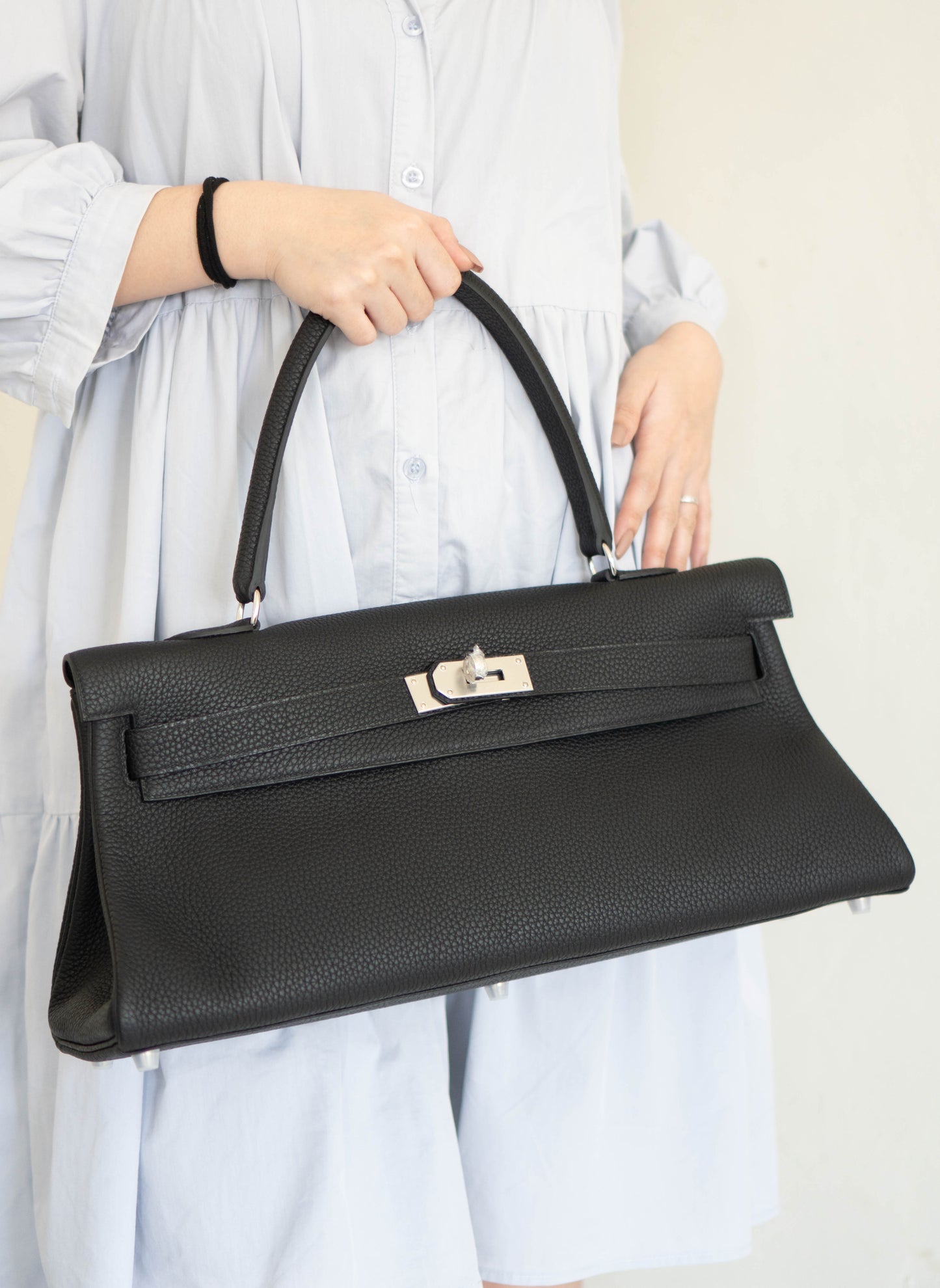 Shoulder KL 42 – Noir Clemence Leather with Palladium Hardware