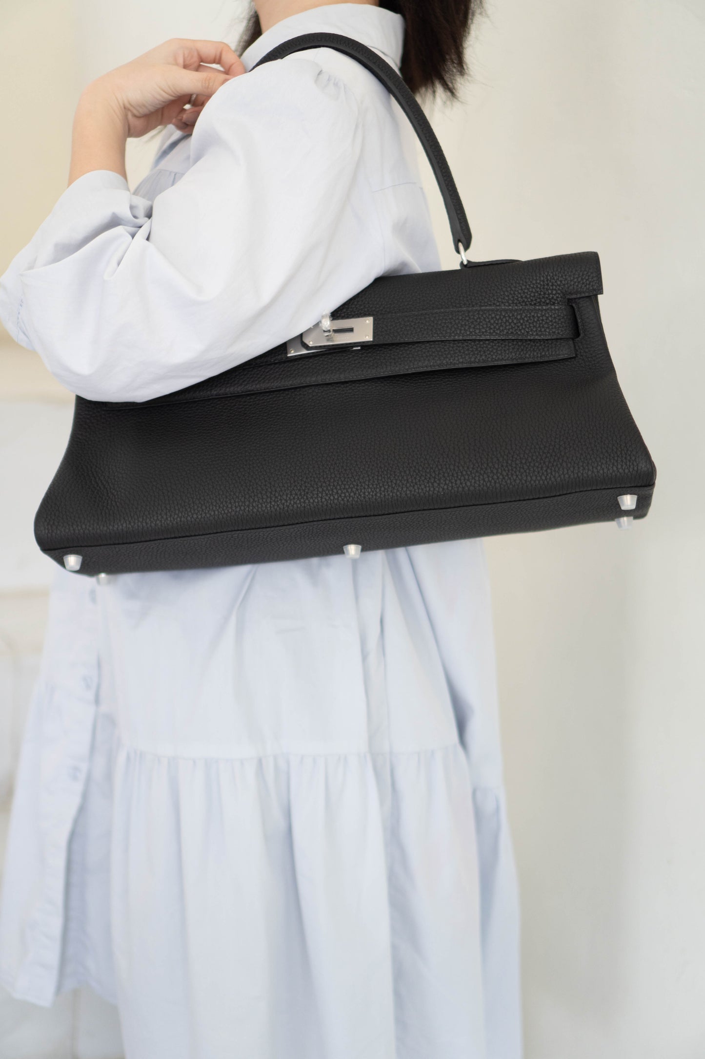 Shoulder KL 42 – Noir Clemence Leather with Palladium Hardware
