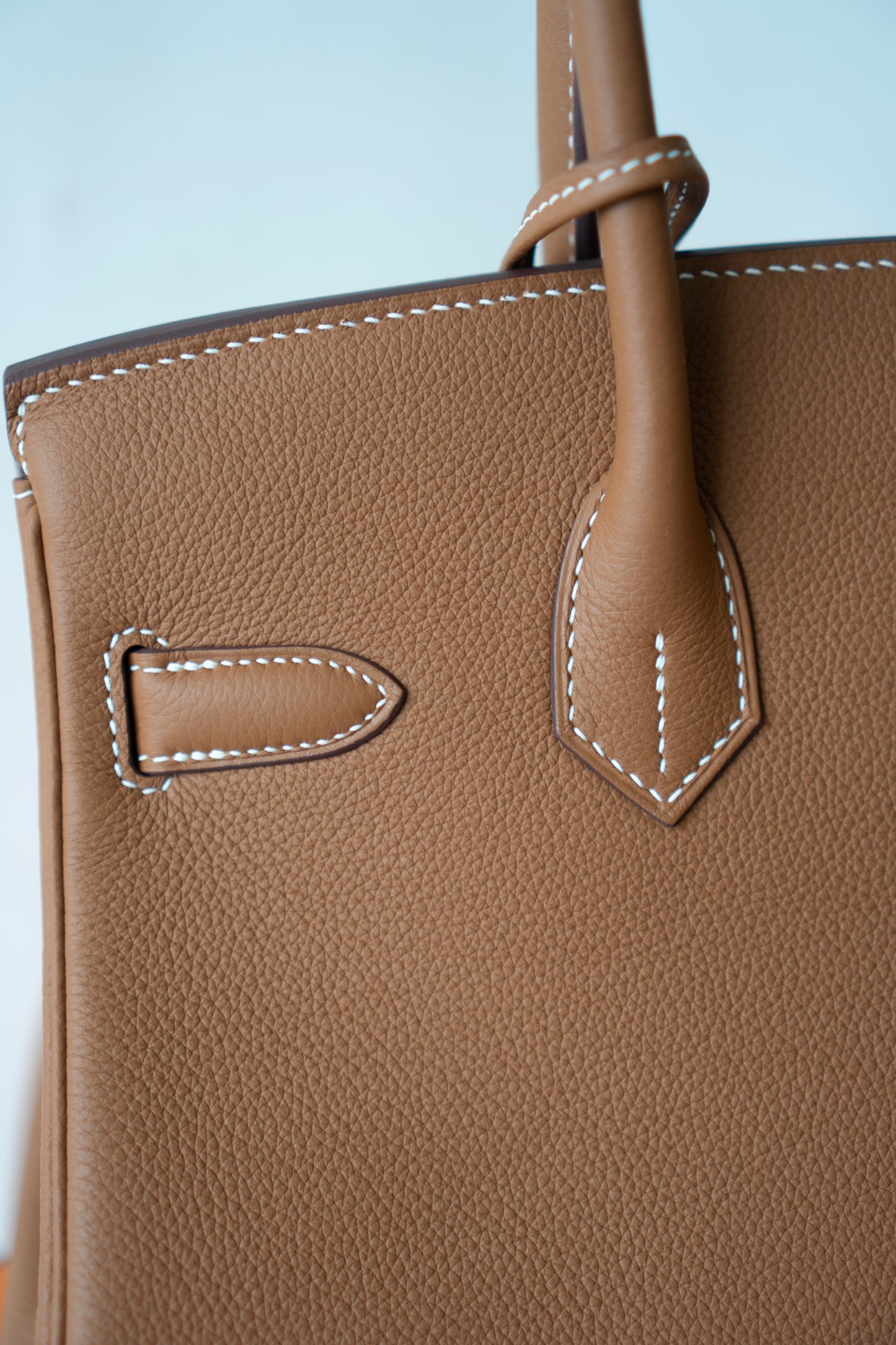 BK Shoulder 29 – Gold Evercolor with Gold Hardware