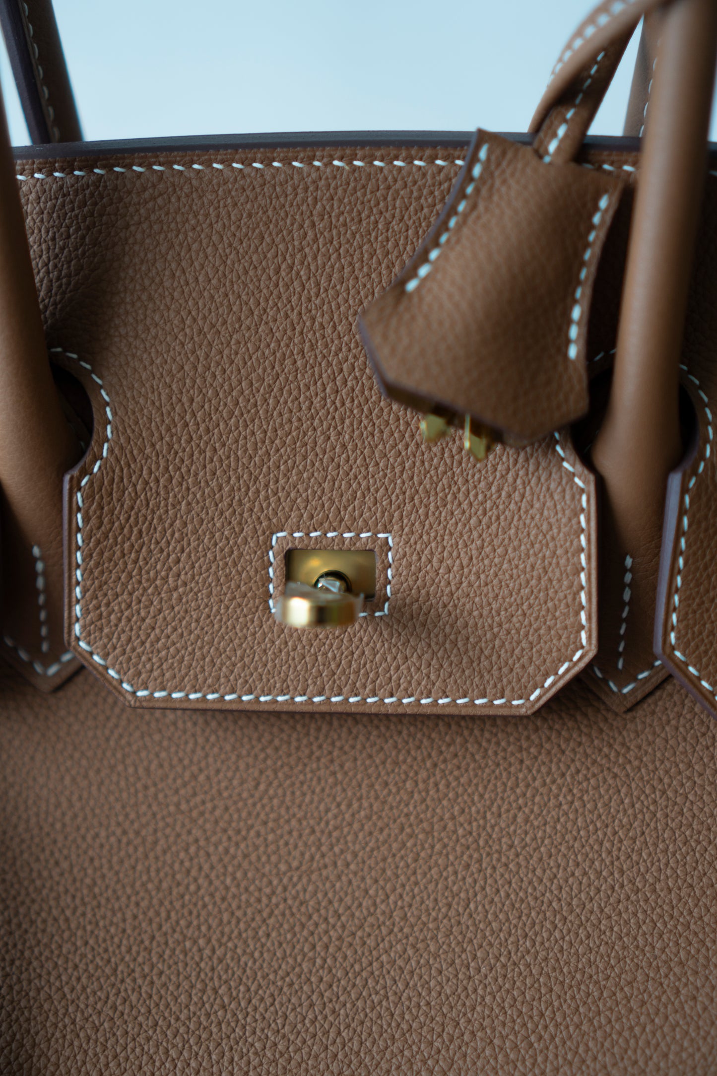 BK Shoulder 29 – Gold Evercolor with Gold Hardware