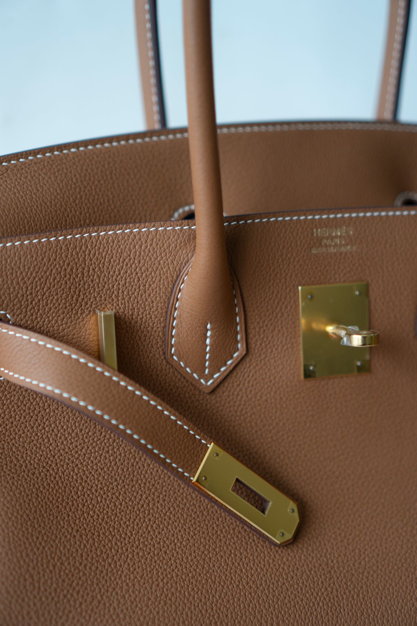 BK Shoulder 29 – Gold Evercolor with Gold Hardware