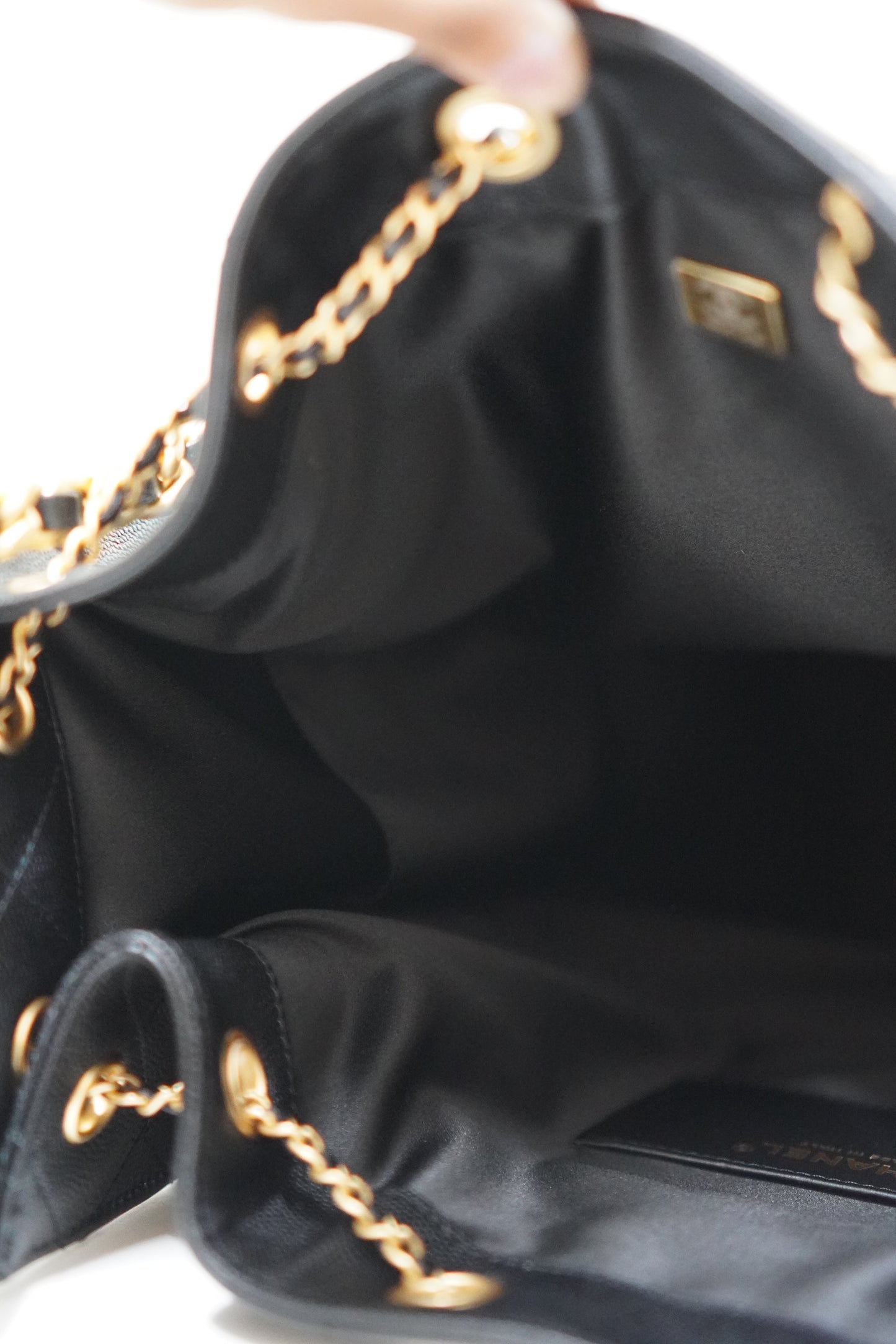 C25 Drawstring Bag in Black Caviar (Medium)