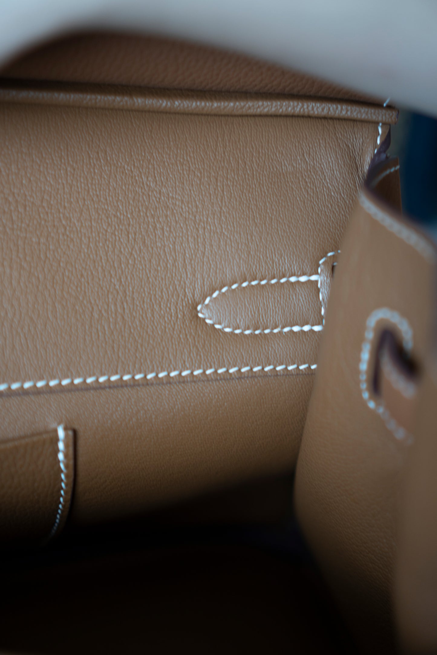 BK Shoulder 29 – Gold Evercolor with Gold Hardware