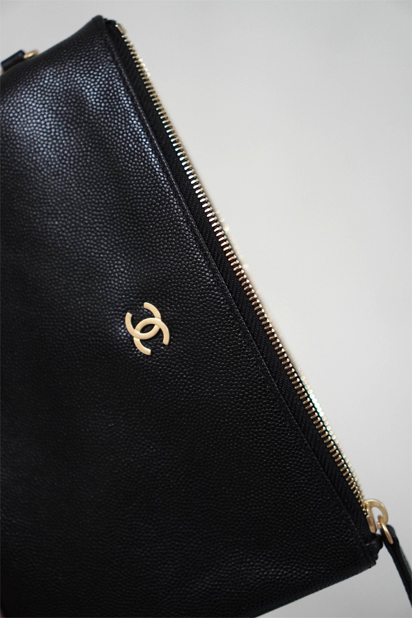 C25 Drawstring Bag in Black Caviar (Medium)