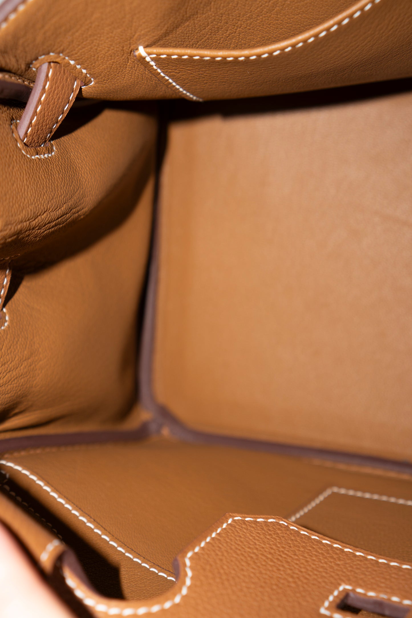 BK Shoulder 29 – Gold Evercolor with Gold Hardware