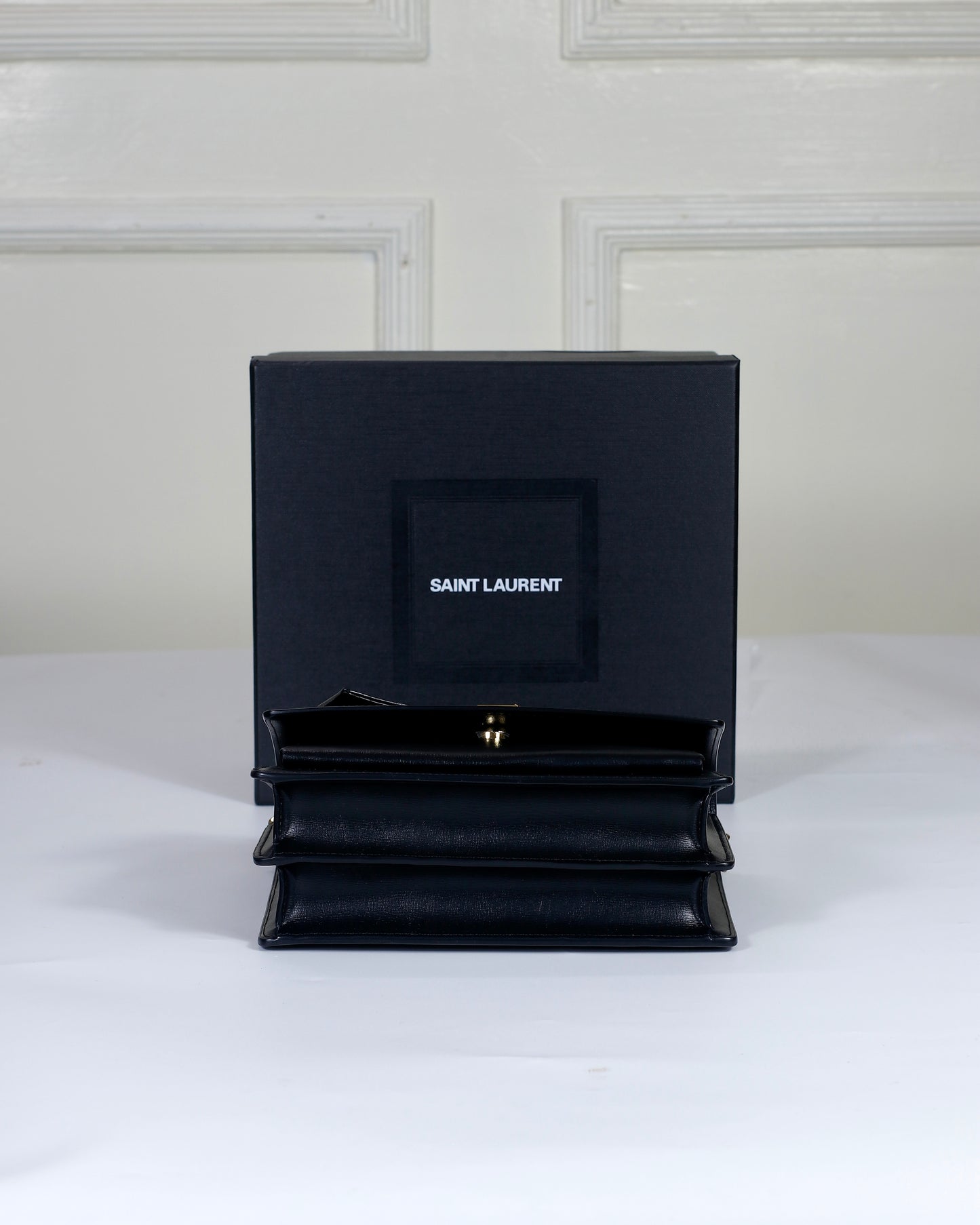 Laurent Sunset Medium – Black with Gold Hardware