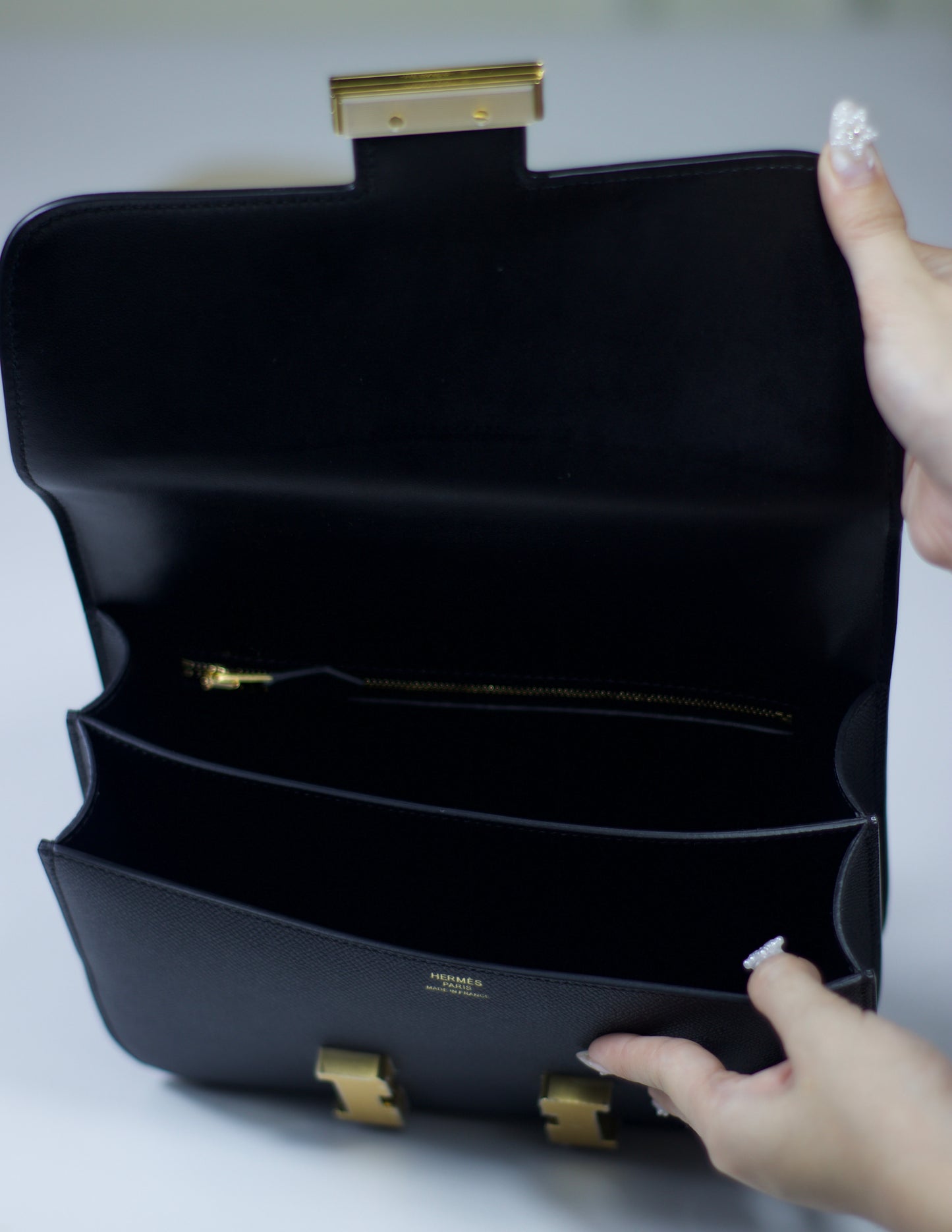 Constance 24 noir epsom leather gold hardware