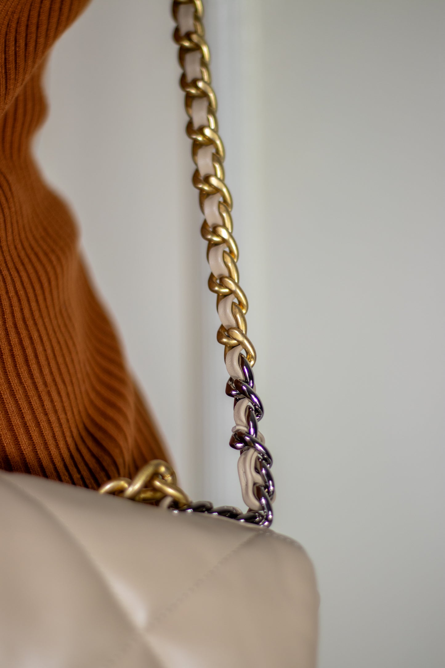 Small 19 Flap Bag in Beige Lambskin